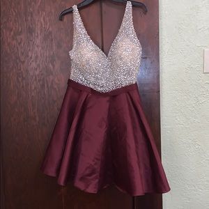 Short red and nude dress with pockets